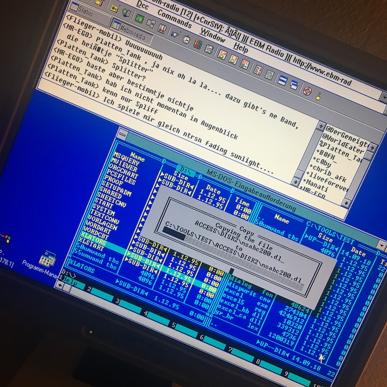 Pentium 166 mit Windows 3.11 und mIRC sowie dem Volkov Commander