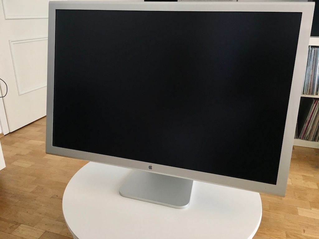 Apple Cinema HD 30" Front