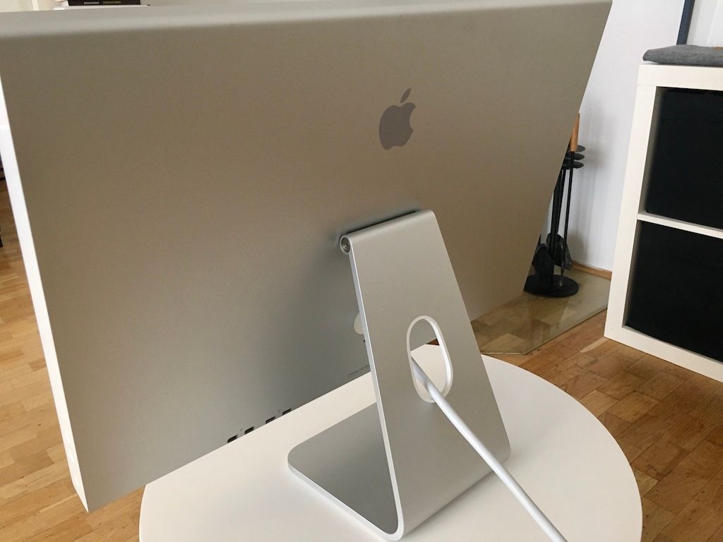 Apple Cinema HD 30" Rückseite