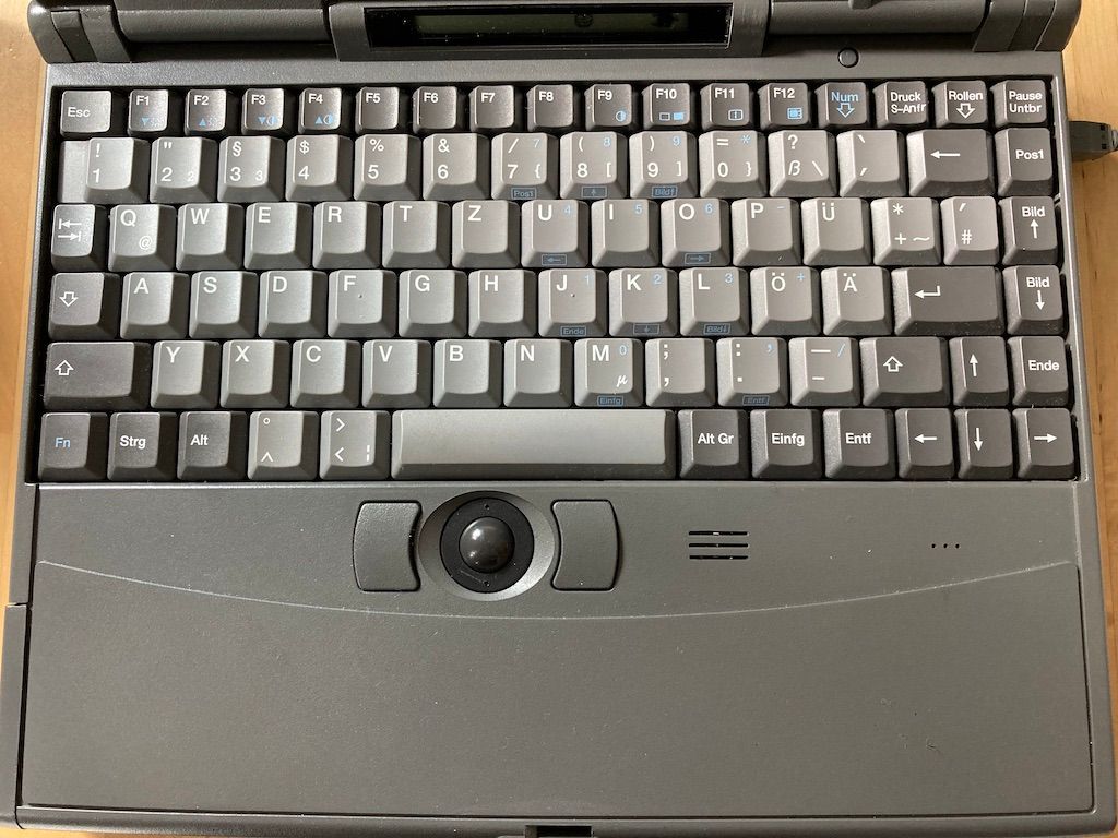 Trackball am COM Anschluss (C) thahipster.de 2020