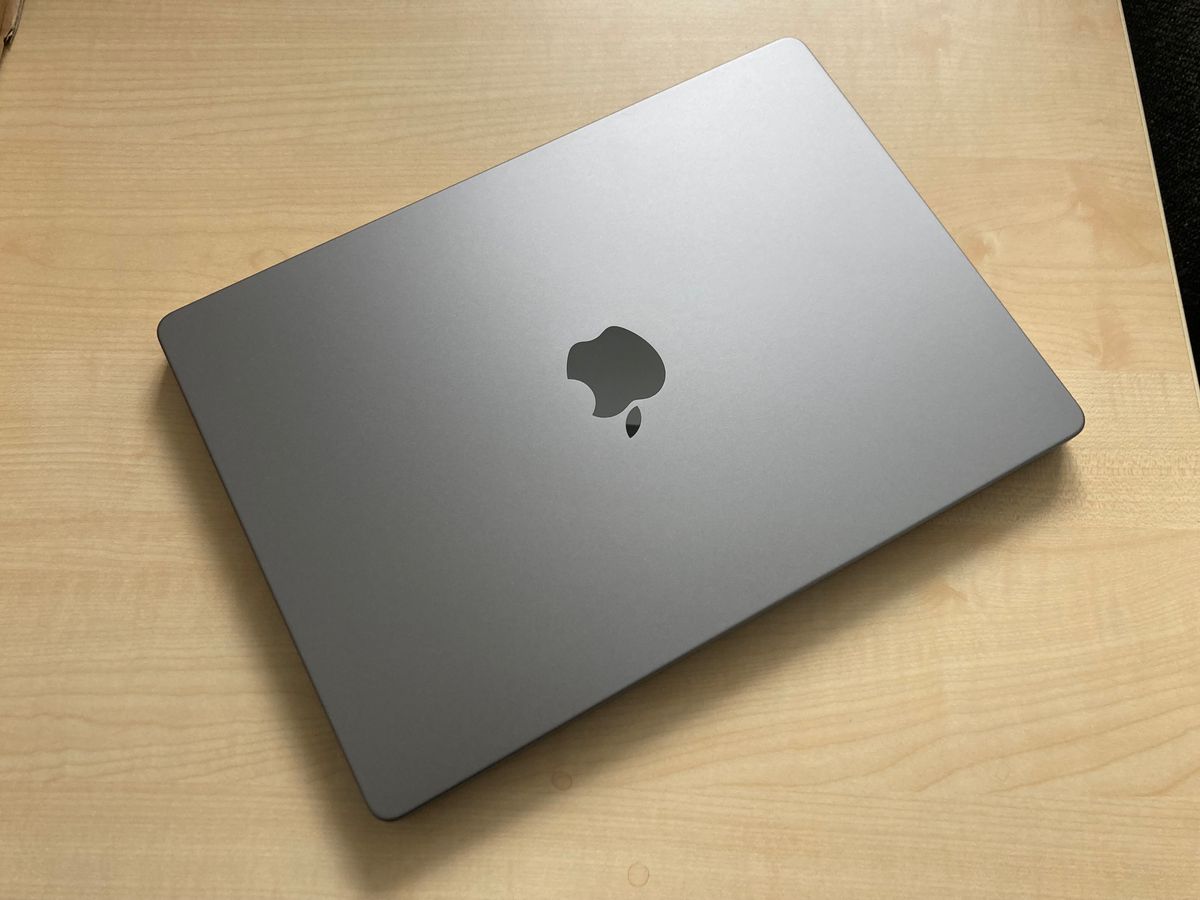 Hallo MacBook Pro 14"