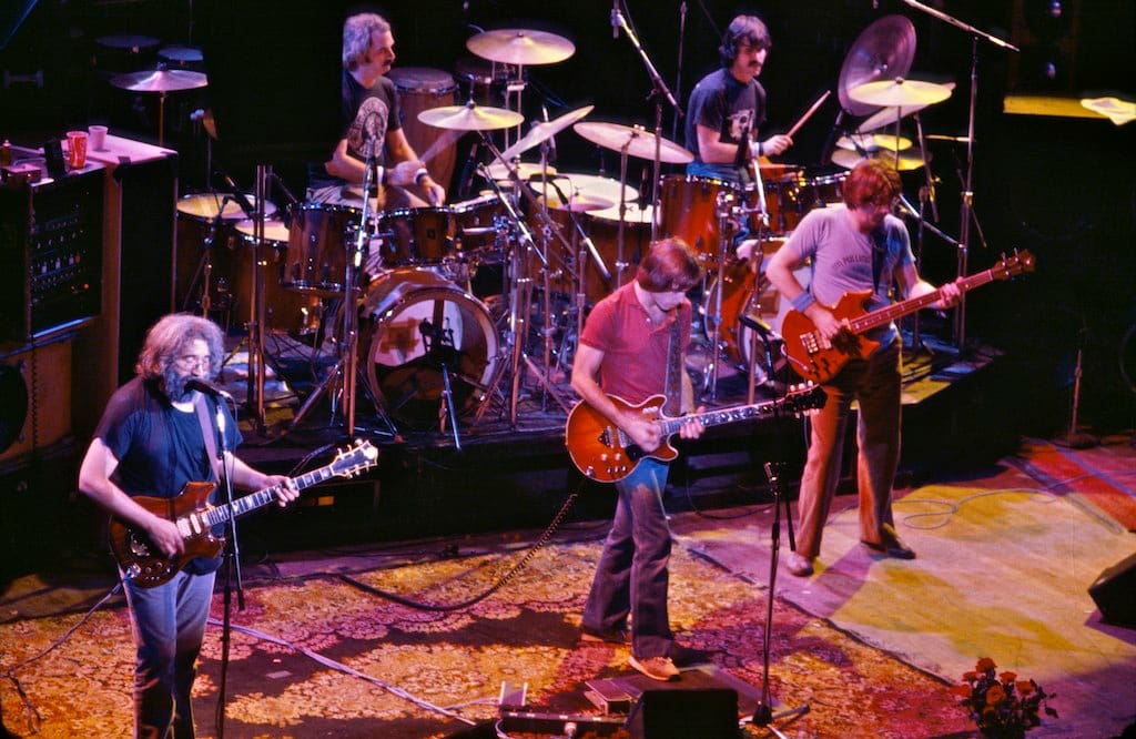 Grateful Dead at the Warfield Theatre in San Francisco, October 9, 1980. Von links nach rechts: Jerry Garcia, Bill Kreutzmann, Bob Weir, Mickey Hart, Phil Lesh