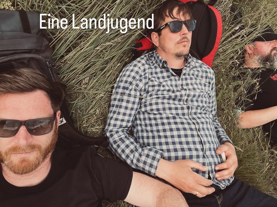 Herr Montag is laying next to friends, chilling on Männertag.